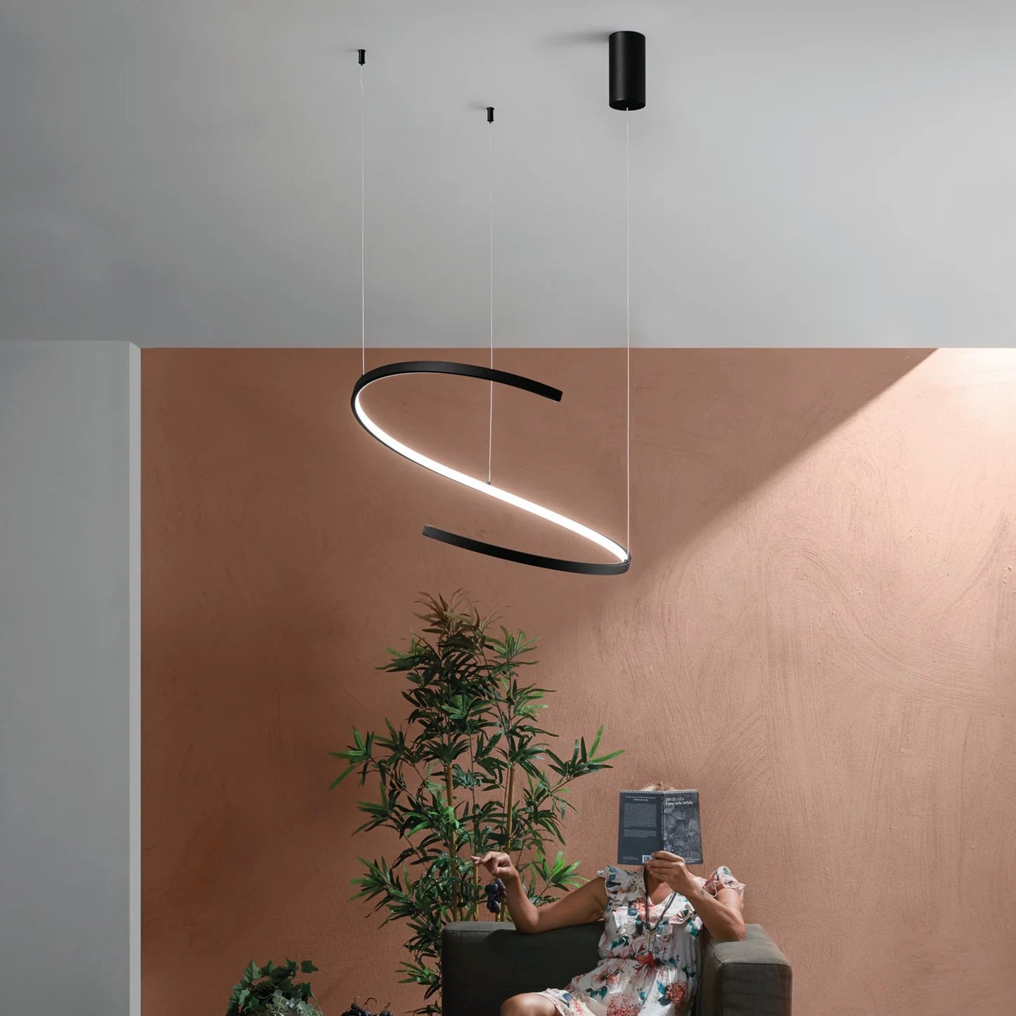 Sospensione LED semi-circolare in metallo bianco-nero-oro cavi regolabili MOMA-S60 Sospensione LED semi-circolare in metallo bianco-nero-oro cavi regolabili MOMA-S60